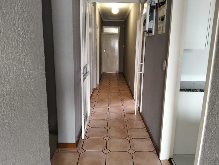 6 Bedroom Property for Sale in Glen Marais Gauteng