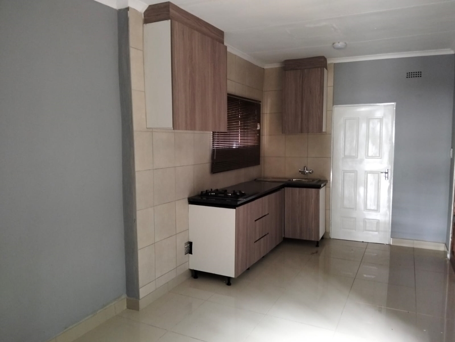 6 Bedroom Property for Sale in Glen Marais Gauteng