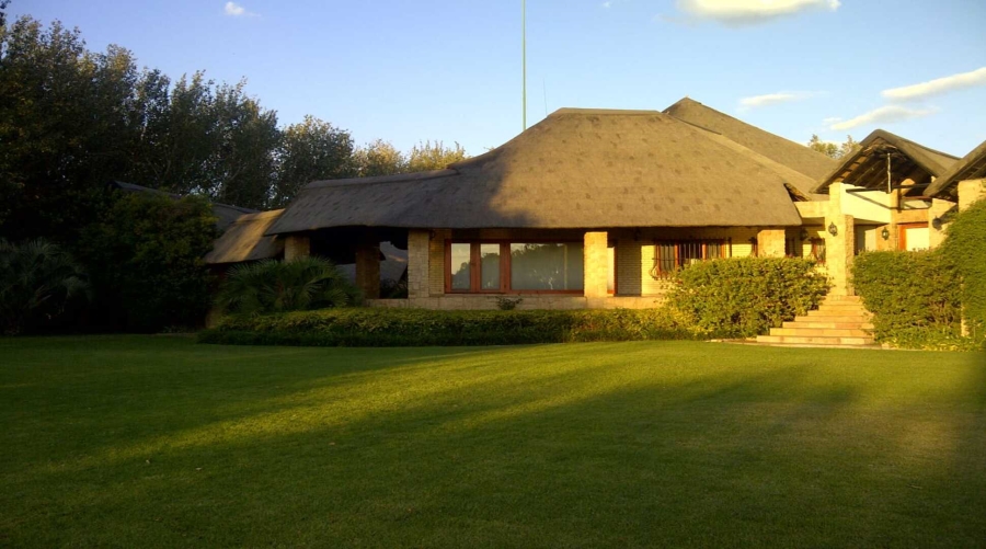 7 Bedroom Property for Sale in Zuurfontein Gauteng