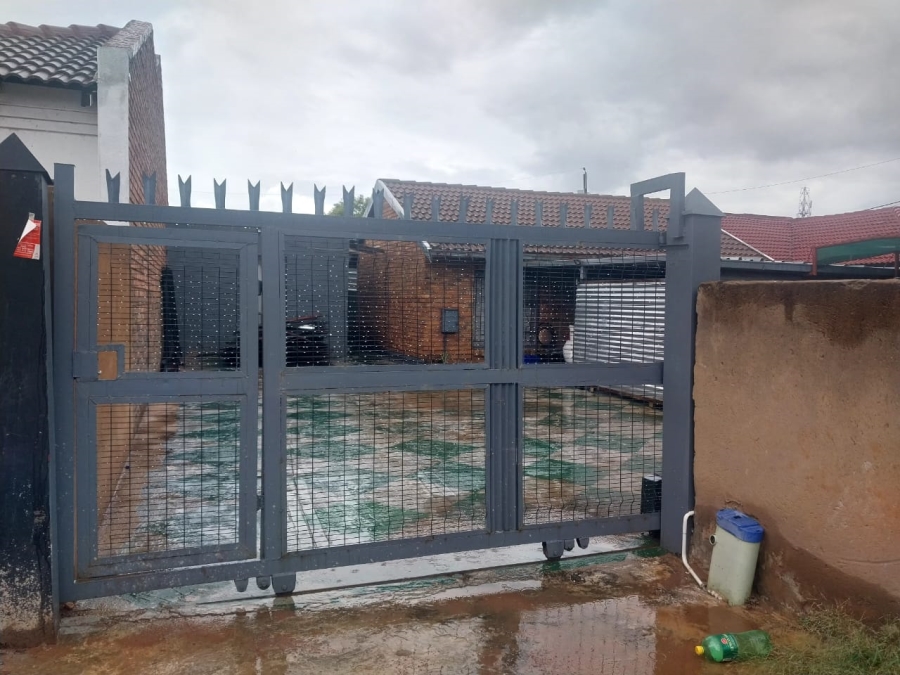 2 Bedroom Property for Sale in Soshanguve XX Gauteng
