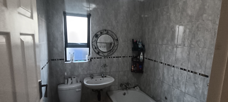 3 Bedroom Property for Sale in Windmill Park Gauteng