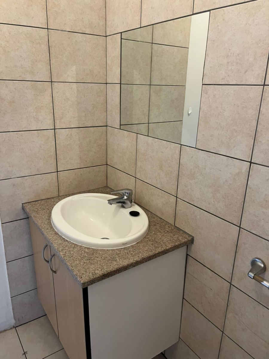 To Let 2 Bedroom Property for Rent in Milpark Gauteng