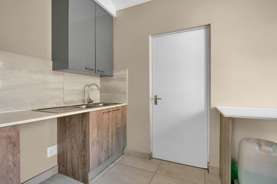 To Let 3 Bedroom Property for Rent in Equestria Gauteng