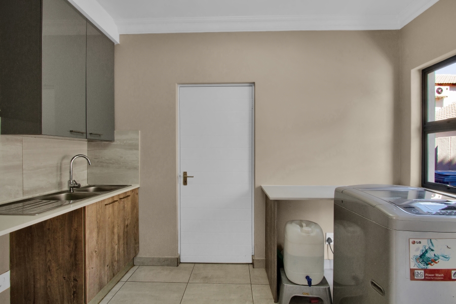 To Let 3 Bedroom Property for Rent in Equestria Gauteng