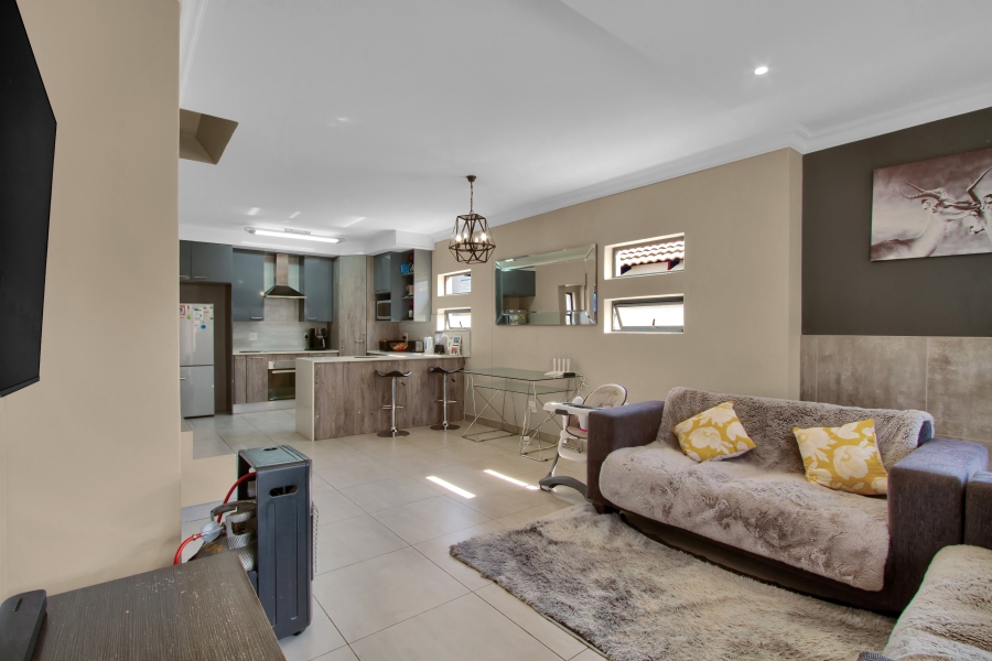 To Let 3 Bedroom Property for Rent in Equestria Gauteng