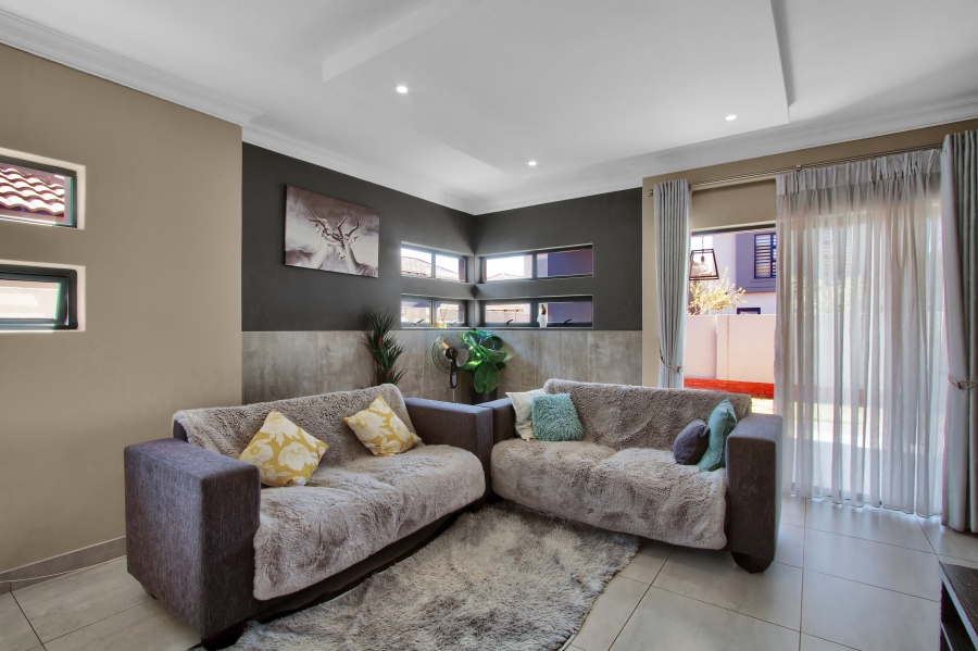 To Let 3 Bedroom Property for Rent in Equestria Gauteng