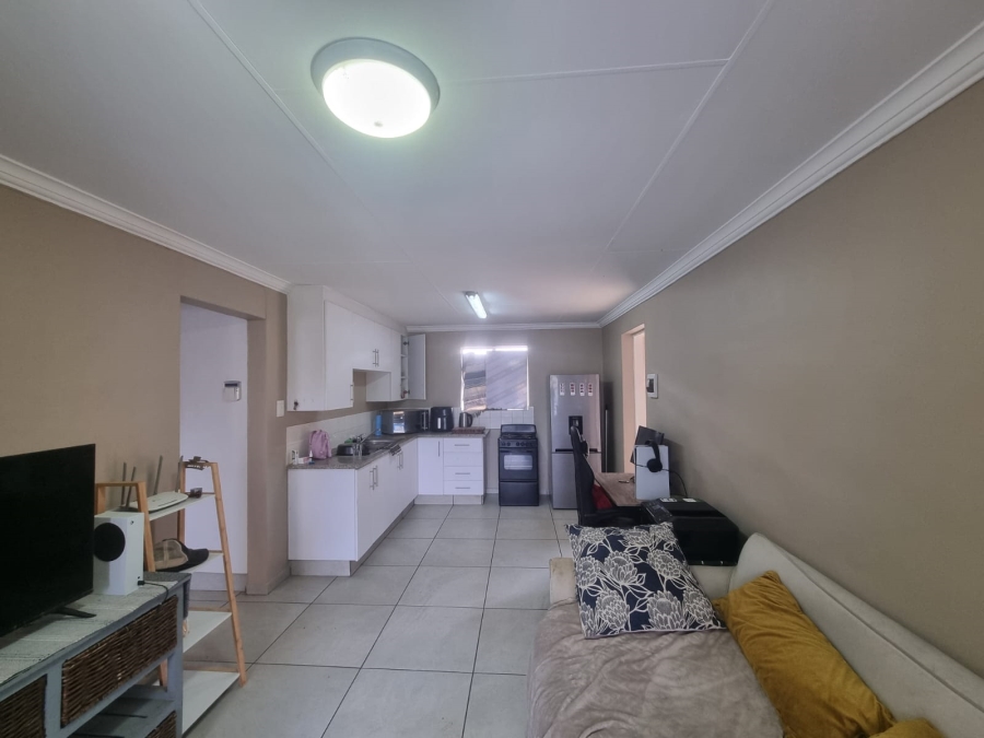 1 Bedroom Property for Sale in Waverley Gauteng