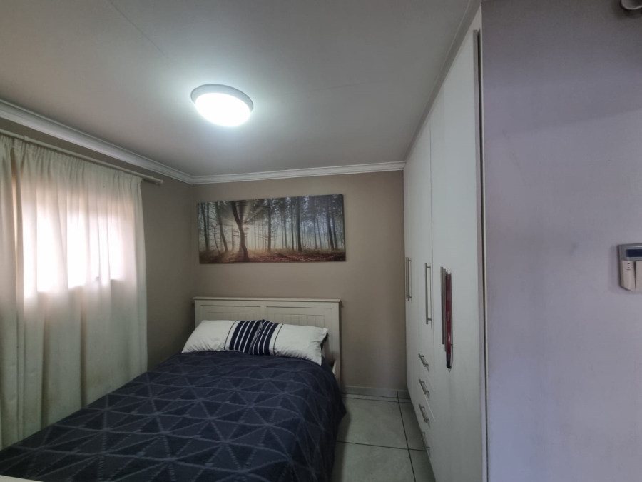 1 Bedroom Property for Sale in Waverley Gauteng