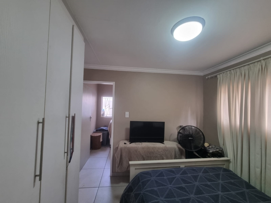1 Bedroom Property for Sale in Waverley Gauteng
