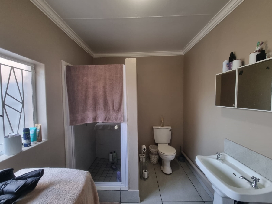 1 Bedroom Property for Sale in Waverley Gauteng
