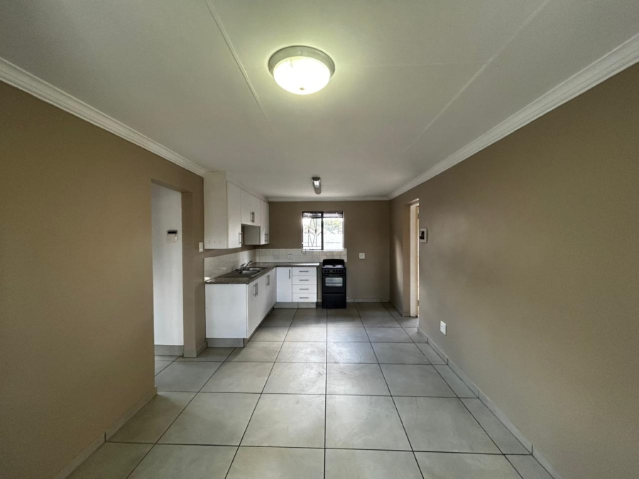 To Let 1 Bedroom Property for Rent in Waverley Gauteng