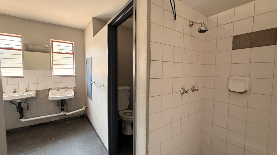 To Let commercial Property for Rent in Kosmosdal Gauteng