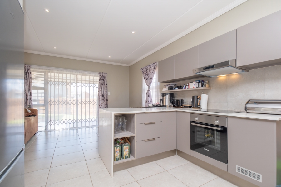 3 Bedroom Property for Sale in Nietgedacht Gauteng