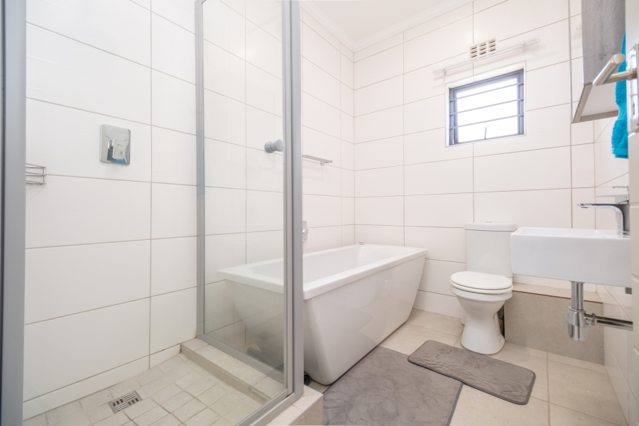 3 Bedroom Property for Sale in Nietgedacht Gauteng