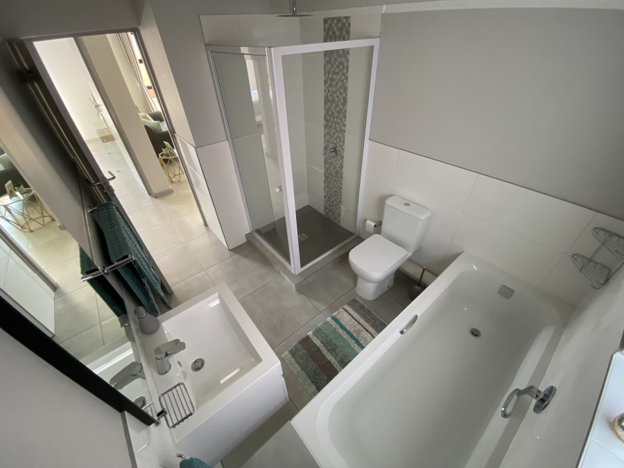 2 Bedroom Property for Sale in Glen Marais Gauteng