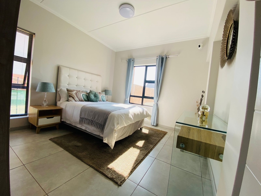 2 Bedroom Property for Sale in Glen Marais Gauteng