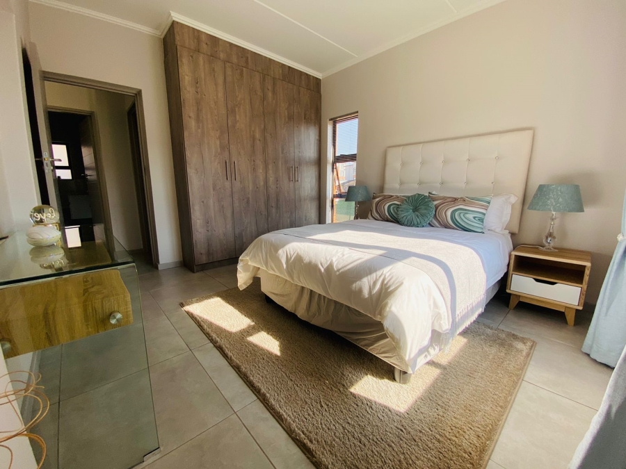 2 Bedroom Property for Sale in Glen Marais Gauteng