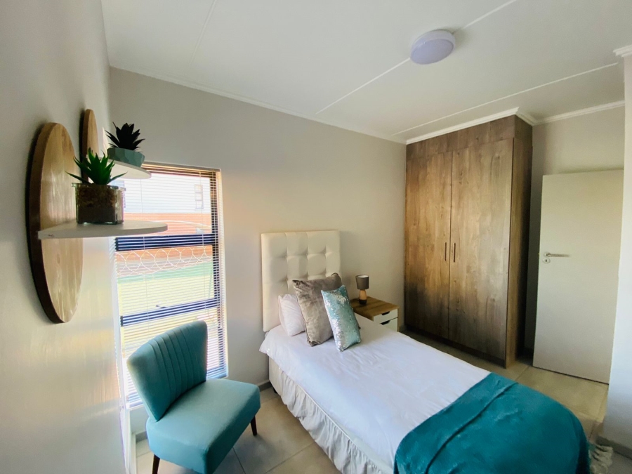 2 Bedroom Property for Sale in Glen Marais Gauteng