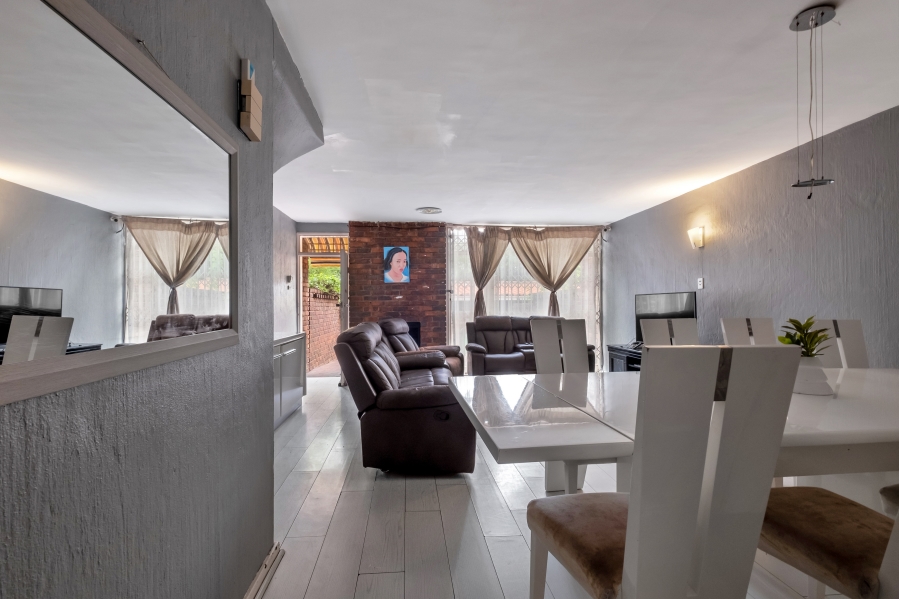 2 Bedroom Property for Sale in Windsor West Gauteng