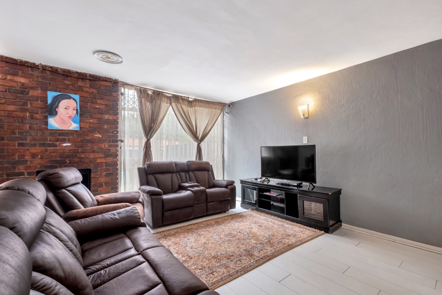 2 Bedroom Property for Sale in Windsor West Gauteng