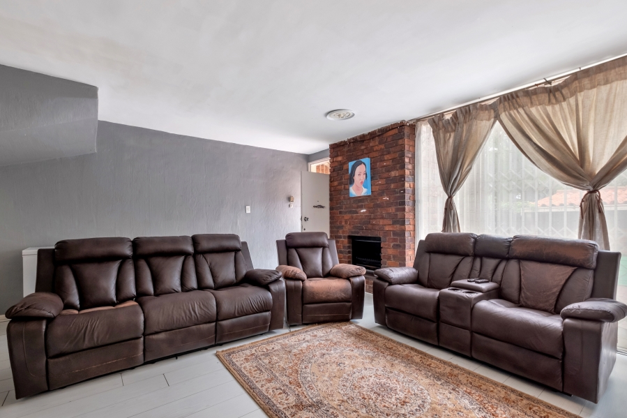 2 Bedroom Property for Sale in Windsor West Gauteng