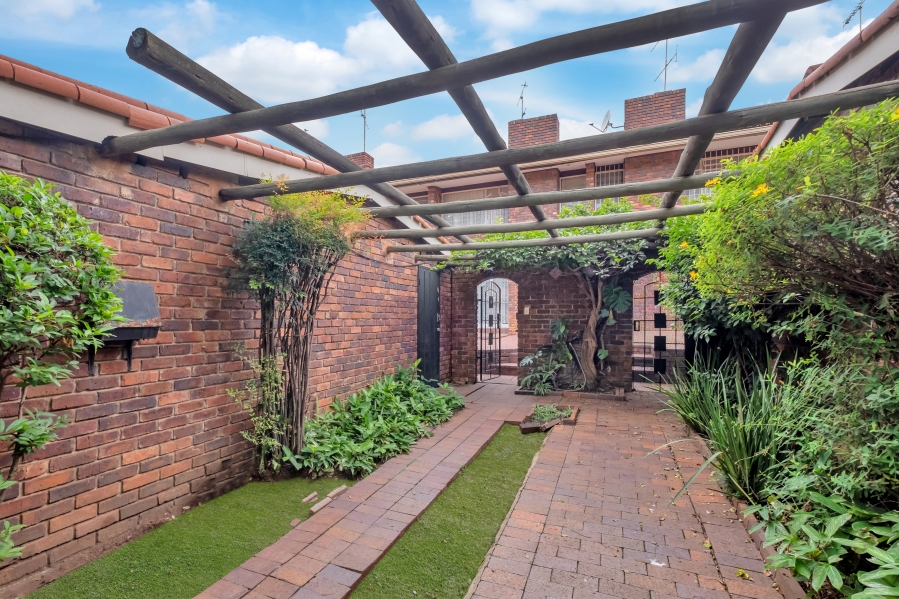 2 Bedroom Property for Sale in Windsor West Gauteng