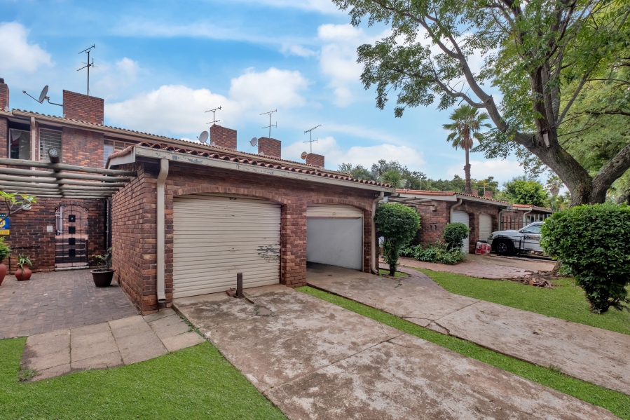 2 Bedroom Property for Sale in Windsor West Gauteng