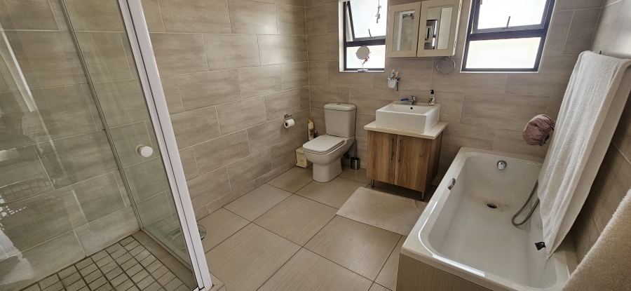 3 Bedroom Property for Sale in Meyersdal Gauteng