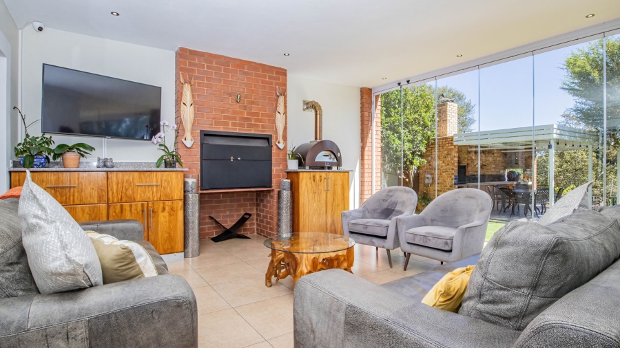 4 Bedroom Property for Sale in Rietvlei Heights Country Estate Gauteng