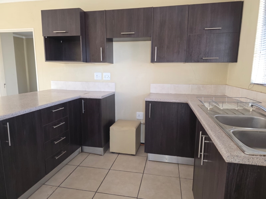 2 Bedroom Property for Sale in Honeypark Gauteng