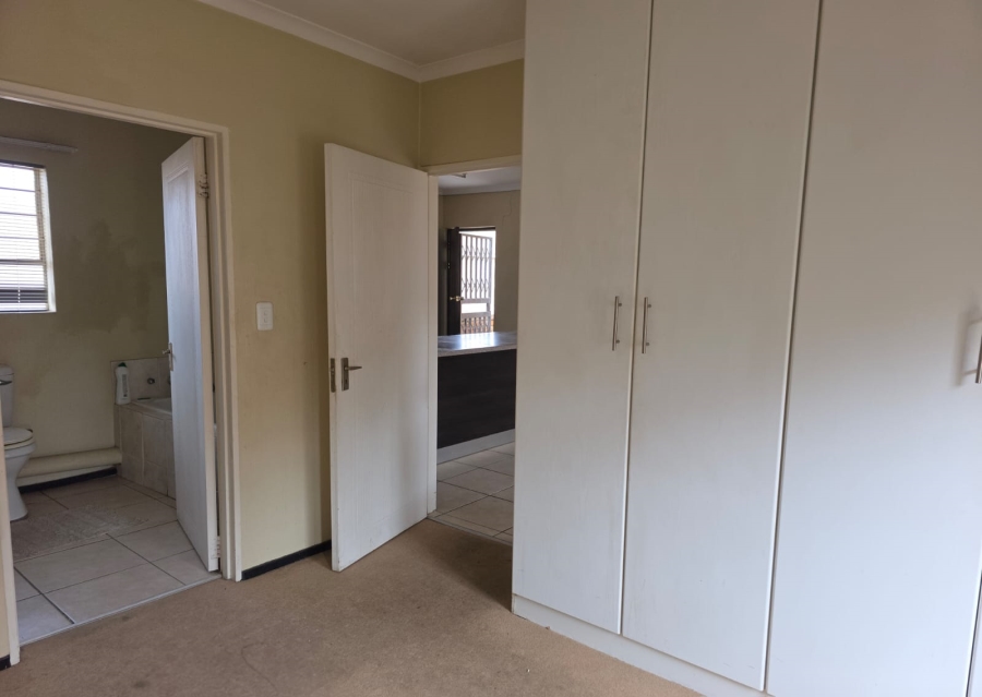 2 Bedroom Property for Sale in Honeypark Gauteng
