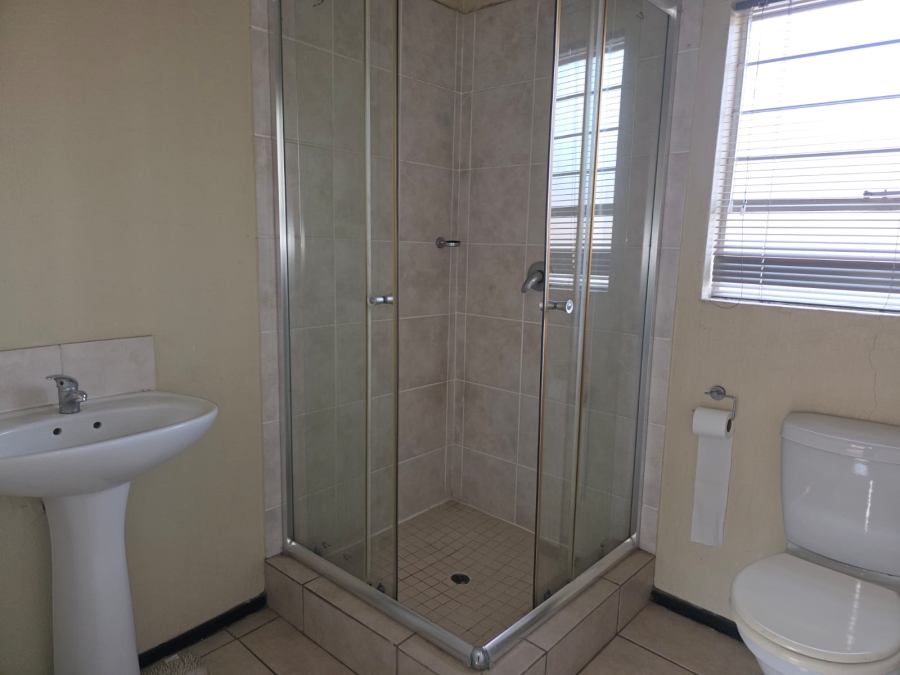 2 Bedroom Property for Sale in Honeypark Gauteng