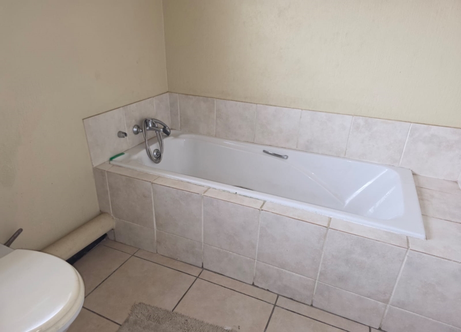 2 Bedroom Property for Sale in Honeypark Gauteng