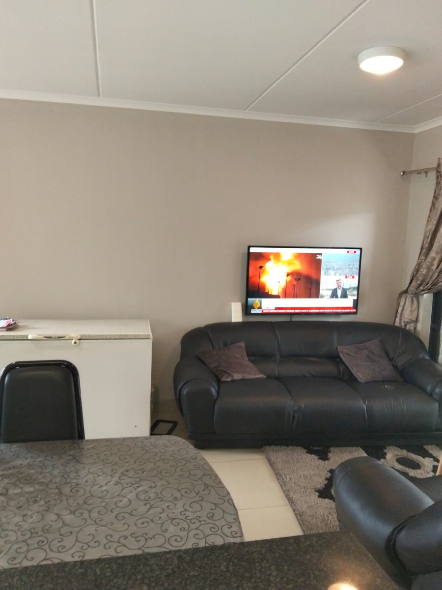 To Let 2 Bedroom Property for Rent in Erasmia Gauteng