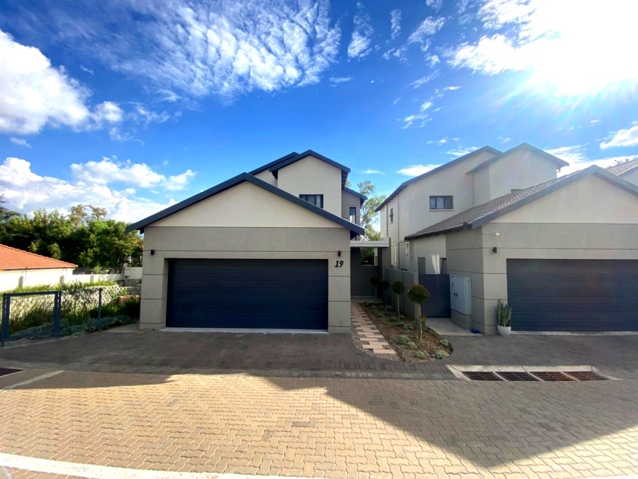 3 Bedroom Property for Sale in Fourways Gauteng
