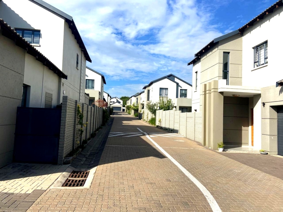 3 Bedroom Property for Sale in Fourways Gauteng