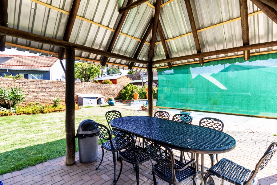 4 Bedroom Property for Sale in Pierre Van Ryneveld Gauteng