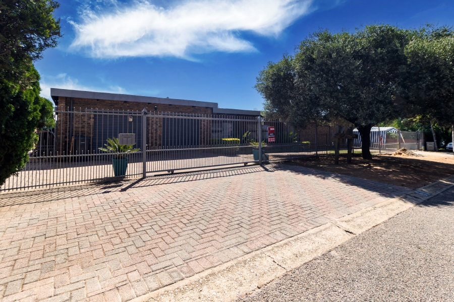 4 Bedroom Property for Sale in Pierre Van Ryneveld Gauteng