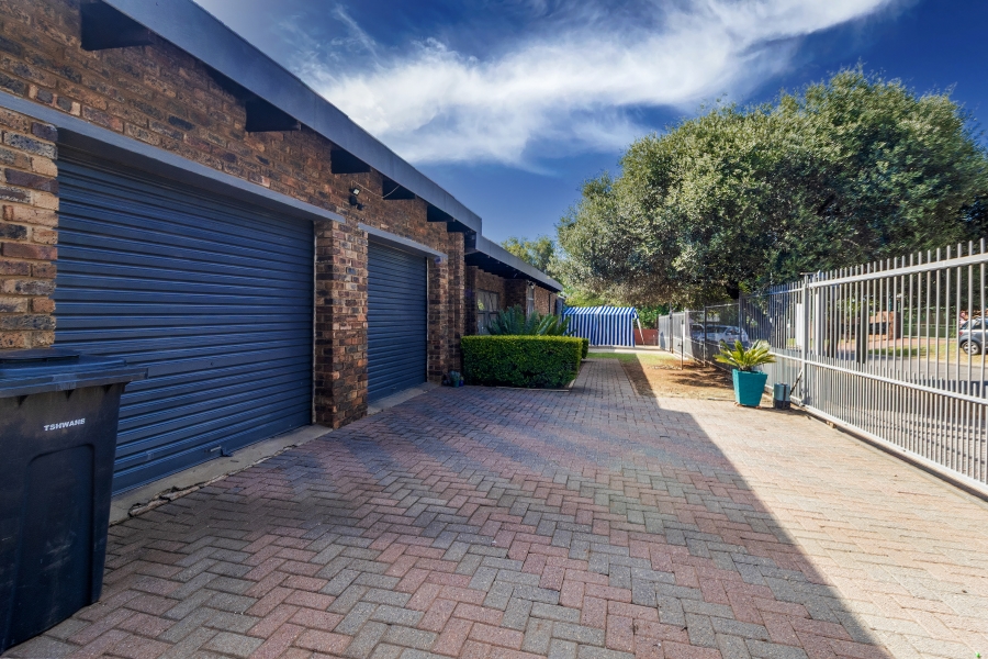 4 Bedroom Property for Sale in Pierre Van Ryneveld Gauteng