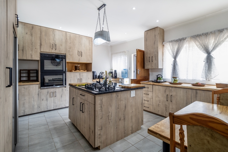 4 Bedroom Property for Sale in Pierre Van Ryneveld Gauteng