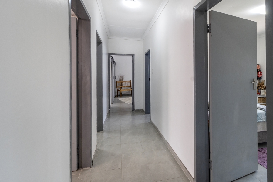 4 Bedroom Property for Sale in Pierre Van Ryneveld Gauteng