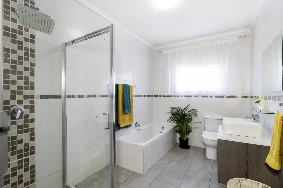 4 Bedroom Property for Sale in Pierre Van Ryneveld Gauteng