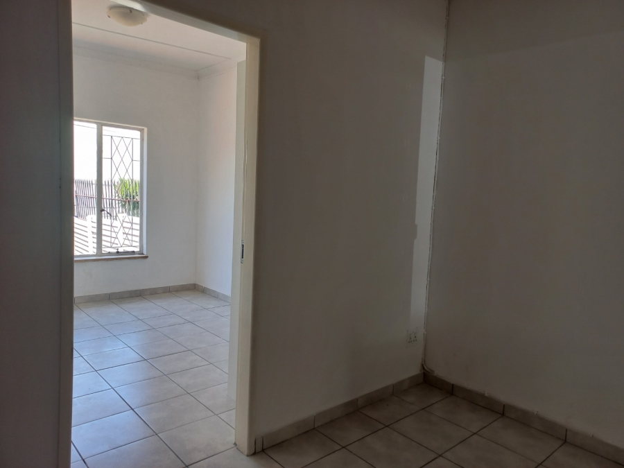 To Let 2 Bedroom Property for Rent in Edenvale Central Gauteng