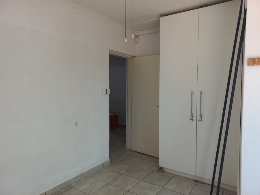 To Let 2 Bedroom Property for Rent in Edenvale Central Gauteng