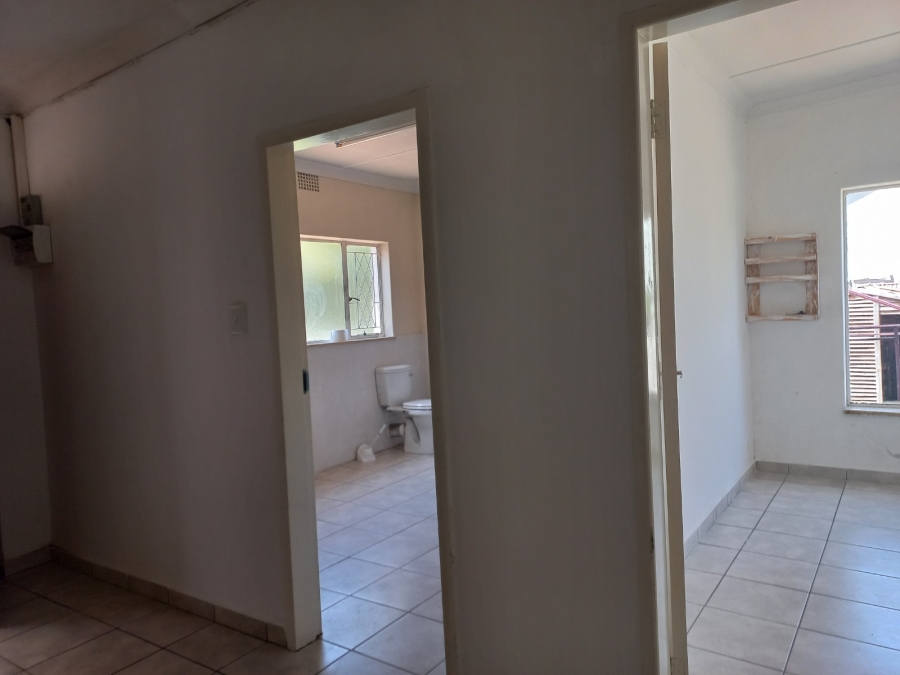 To Let 2 Bedroom Property for Rent in Edenvale Central Gauteng