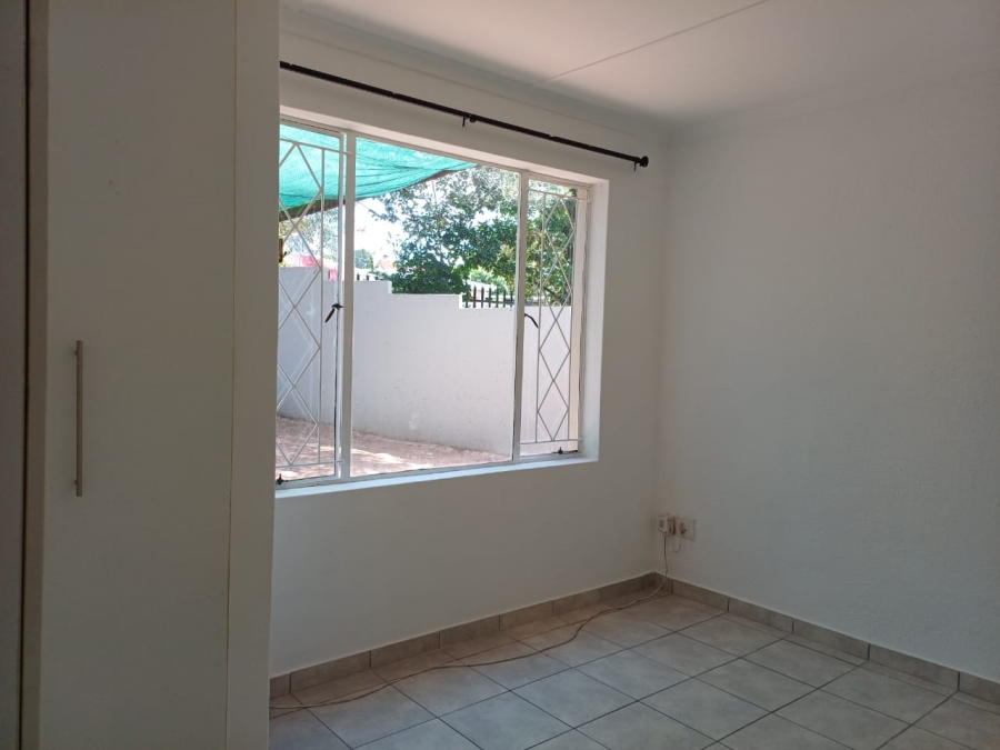 2 Bedroom Property for Sale in Edenvale Central Gauteng