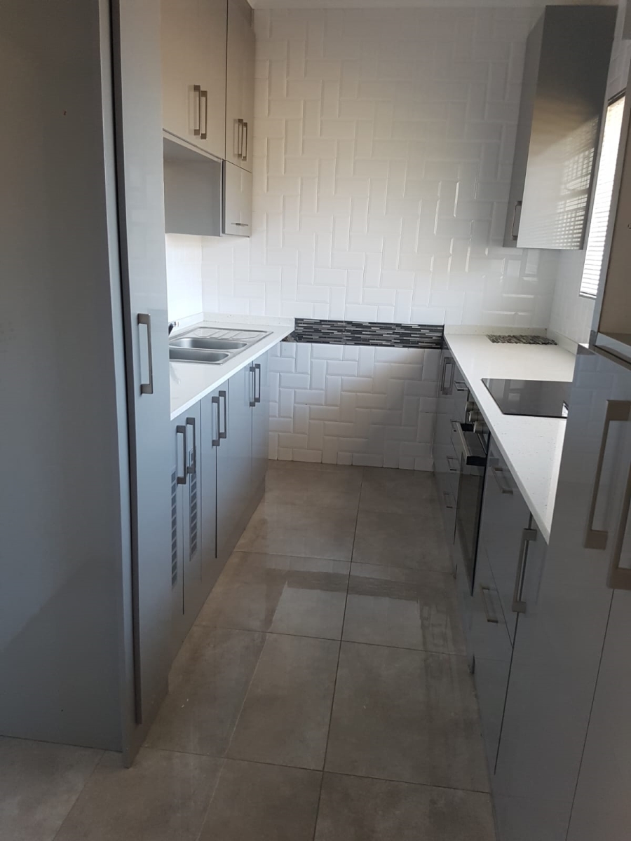 To Let 1 Bedroom Property for Rent in Orchards Gauteng