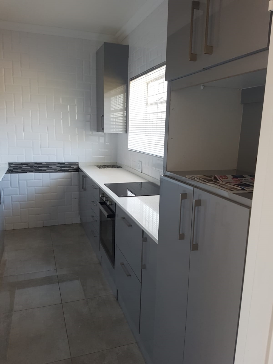 To Let 1 Bedroom Property for Rent in Orchards Gauteng