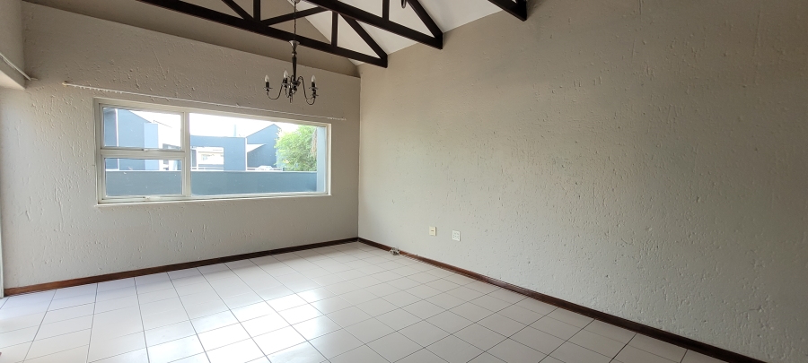 2 Bedroom Property for Sale in Lakefield Gauteng