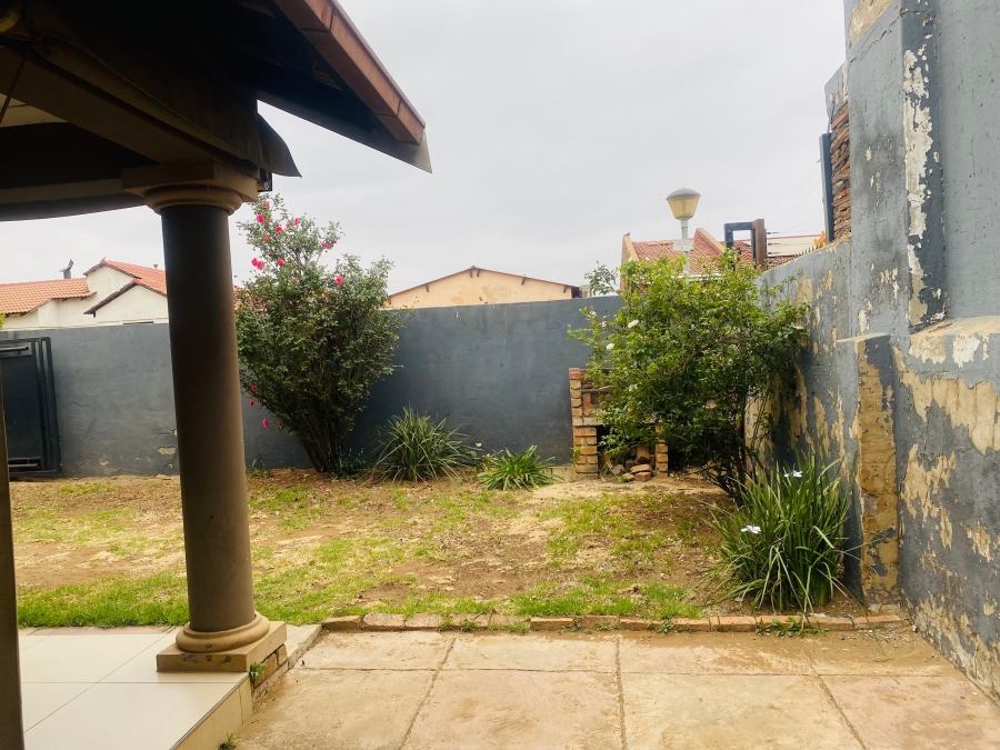 3 Bedroom Property for Sale in Chief A. Luthuli Park Gauteng